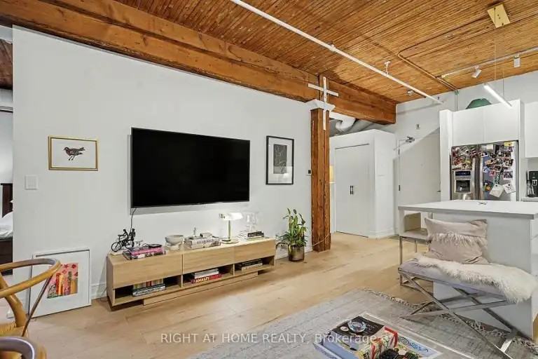 781 King St W #408 - Photo 5 of 14