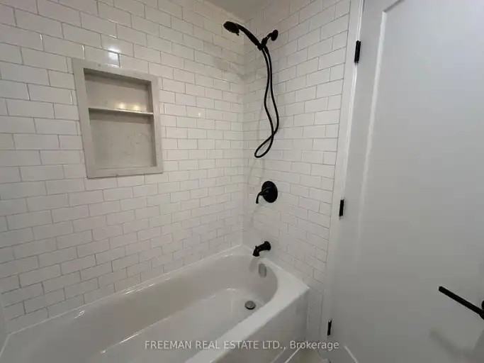 1029 Gerrard St E - Photo 5 of 12