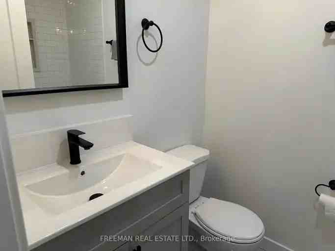 1029 Gerrard St E - Photo 7 of 12