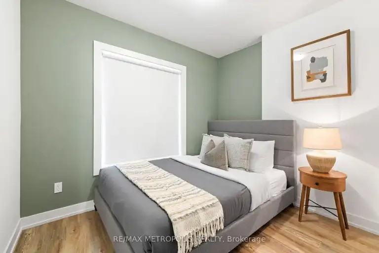 447 Lansdowne Ave #B - Photo 7 of 11