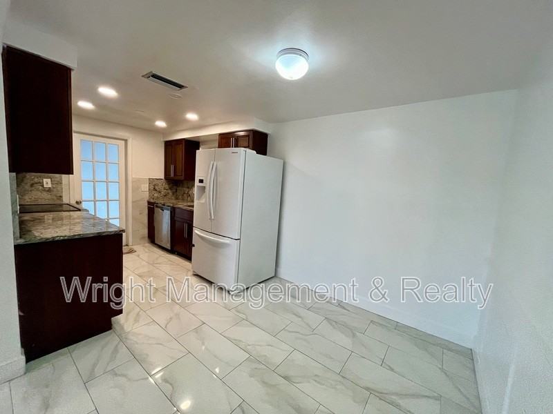 5121 Dove Dr - Photo 6 of 20
