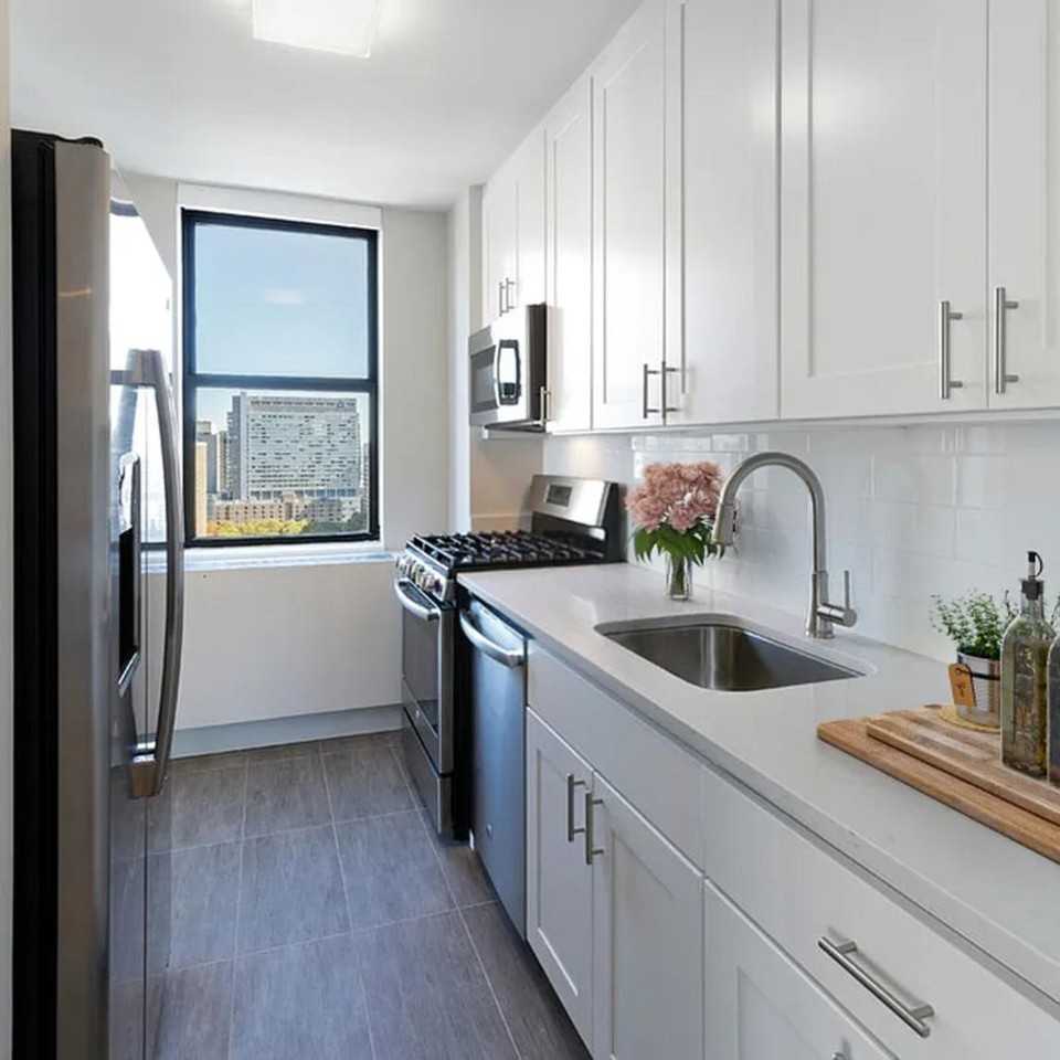 E 29th St #14G - Photo 3 of 6