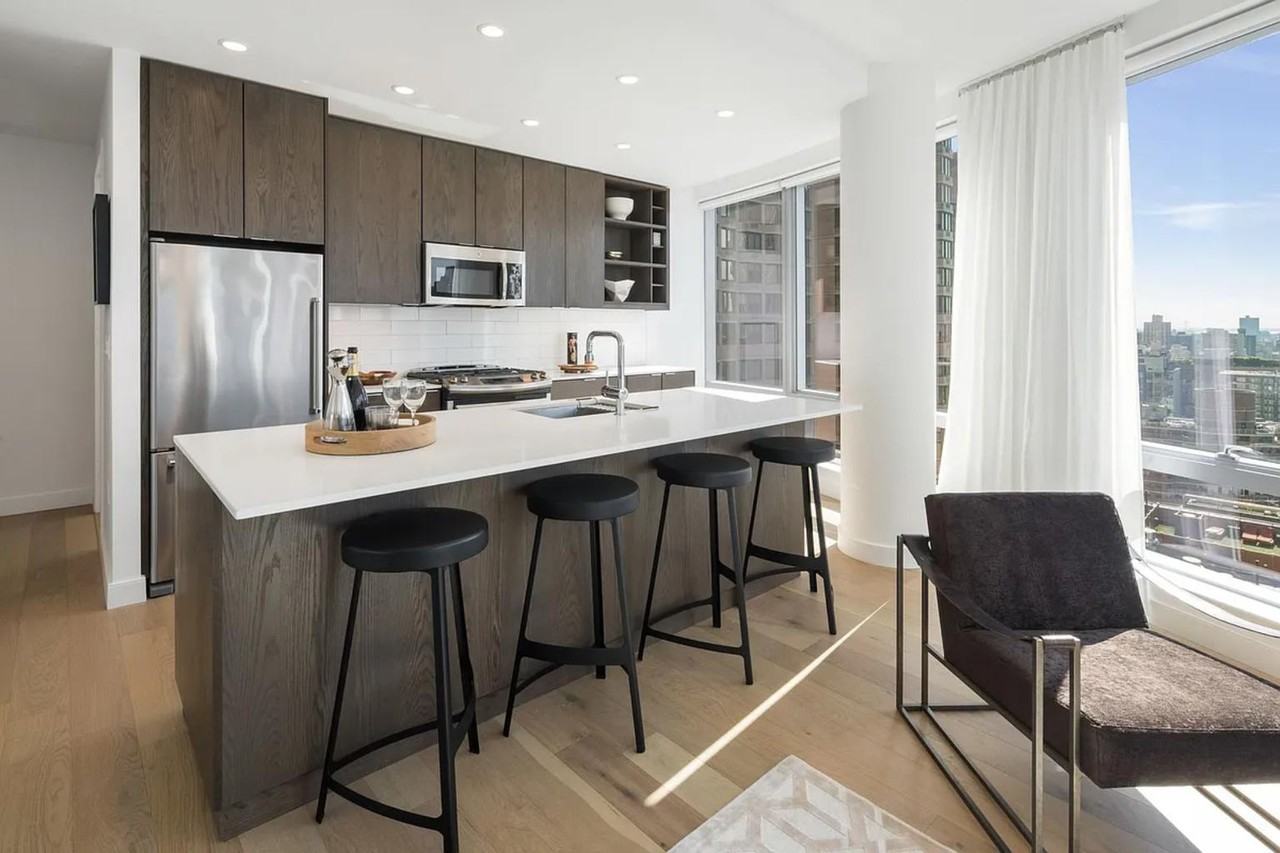 E 39th St #24F - Photo 2 of 11