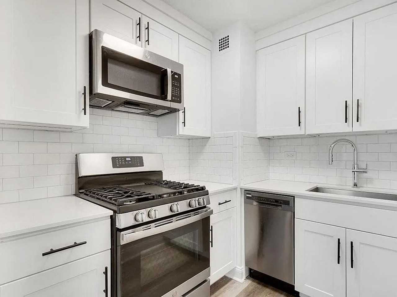 Waterside Plz #1022F - Photo 6 of 14