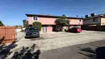 featured image of 618 8th St #L