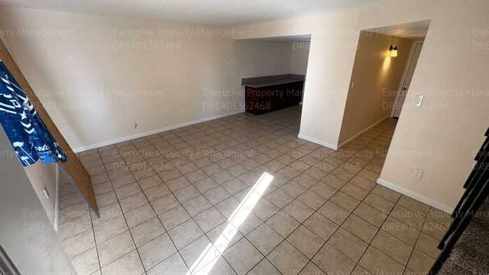 618 8th St #L - Photo 3 of 20