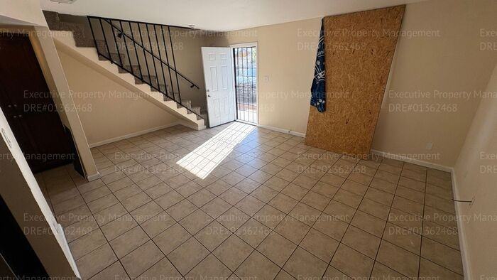 618 8th St #L - Photo 4 of 20
