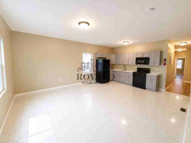 268 21st Street #3C - Photo 2 of 14