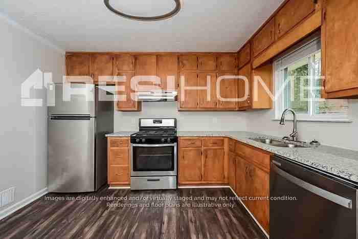 7191 Woodland Cir - Photo 3 of 23