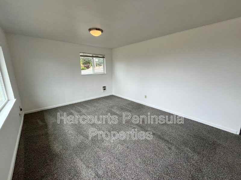 3346 Ward Ave #B - Photo 4 of 8