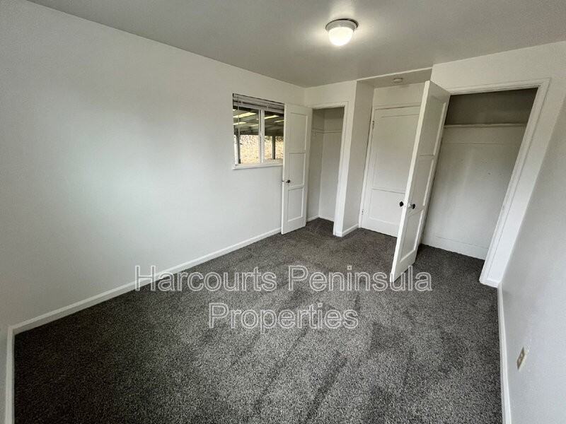3346 Ward Ave #B - Photo 7 of 8