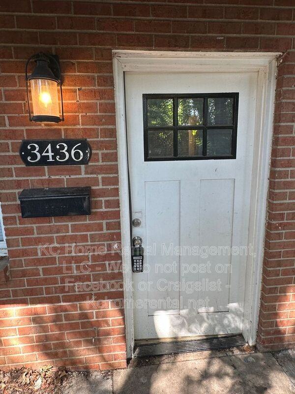 3436 S Oxford Ave - Photo 3 of 18