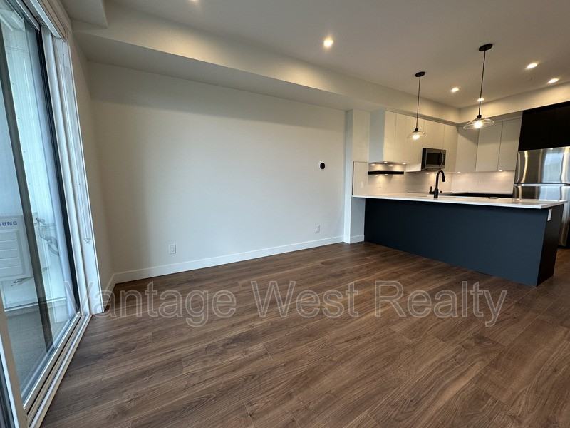 1249 Pridham Ave - Photo 4 of 10
