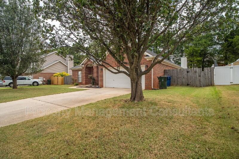 216 Horseshoe Bnd N - Photo 3 of 40
