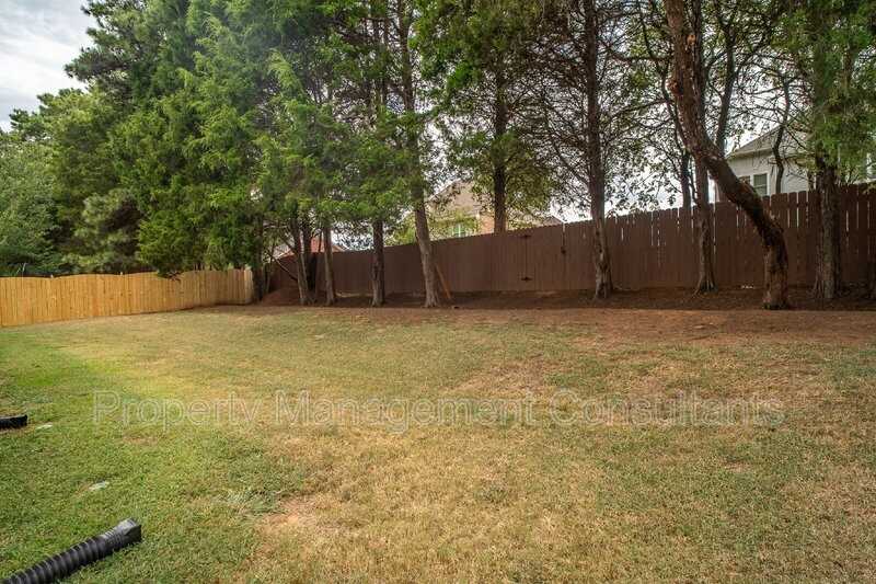 216 Horseshoe Bnd N - Photo 4 of 40