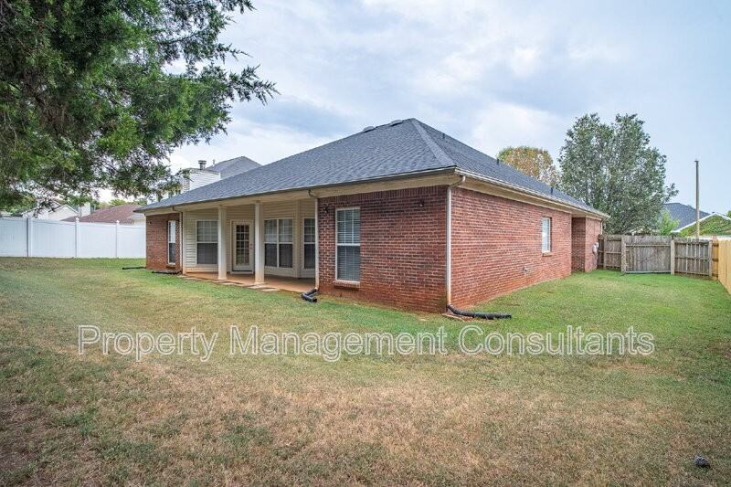 216 Horseshoe Bnd N - Photo 7 of 40