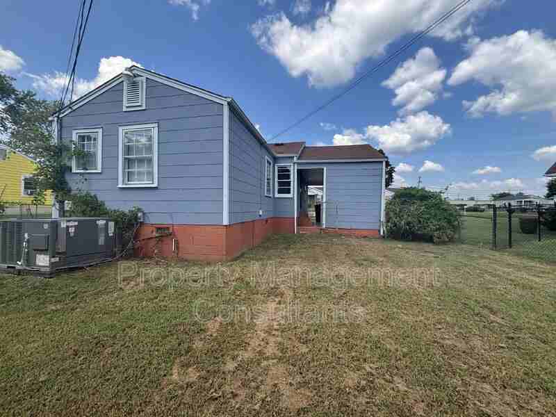 2303 Hammonds Ave Nw - Photo 2 of 12