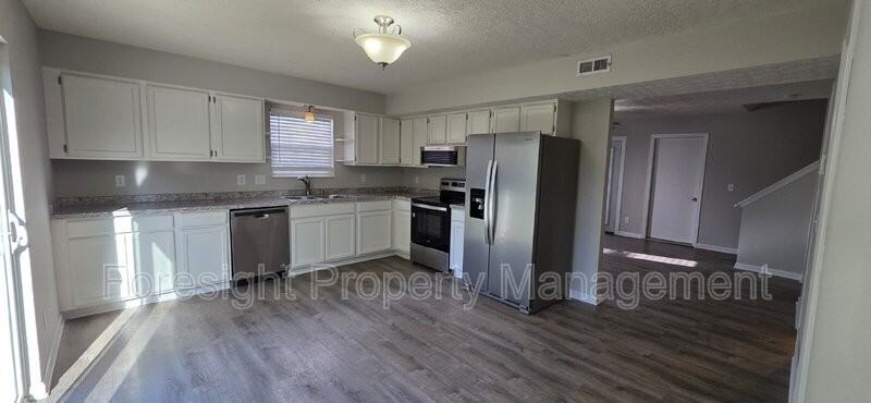 267 Freedom Ln - Photo 2 of 15