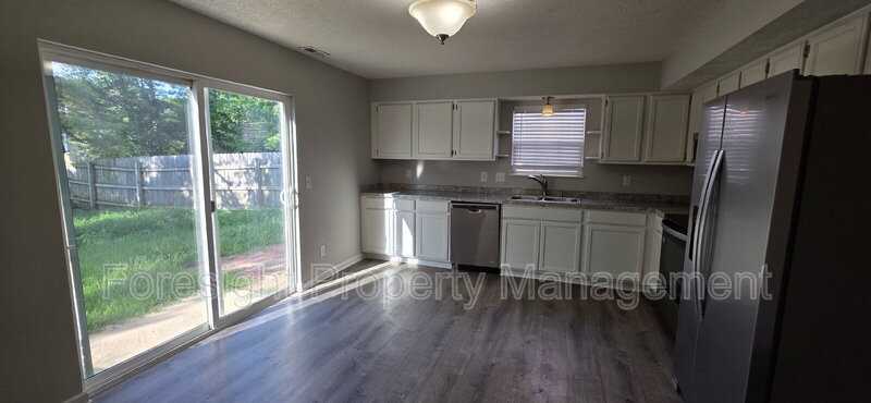 267 Freedom Ln - Photo 3 of 15