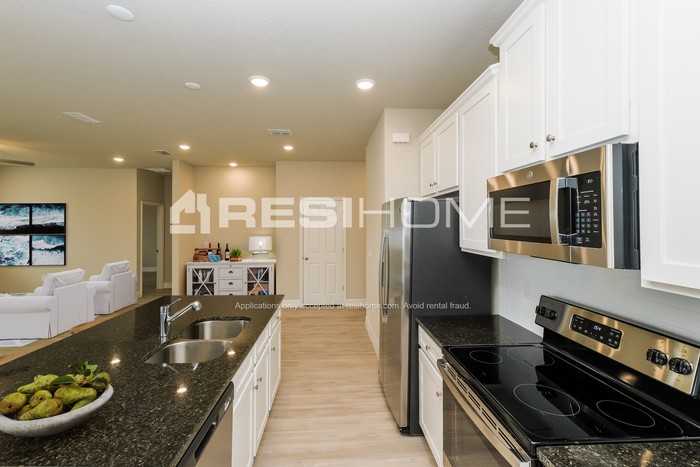 1502 Diane St - Photo 5 of 16