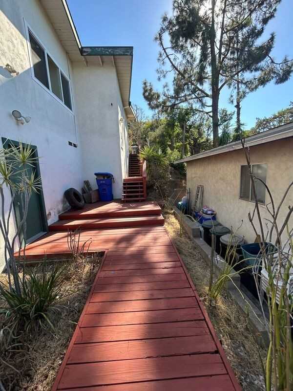 4040 Yale Ave - Photo 2 of 33