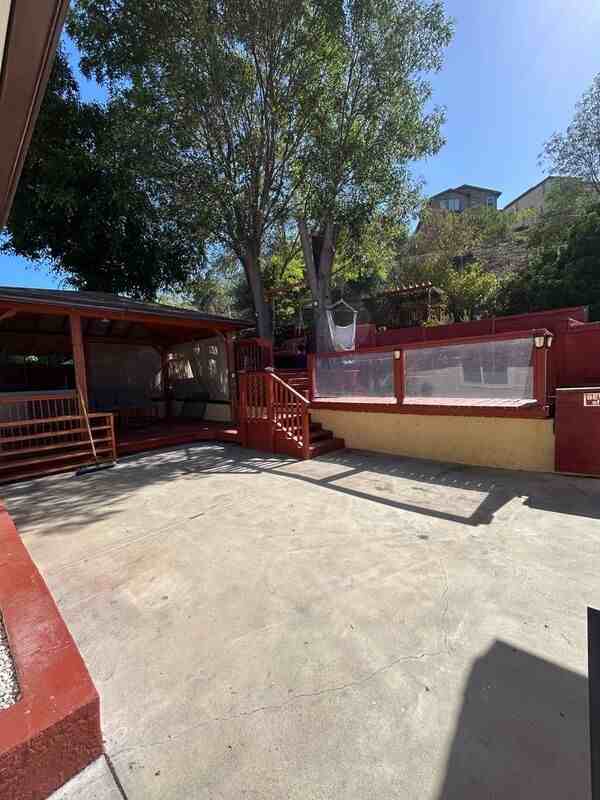 4040 Yale Ave - Photo 4 of 40