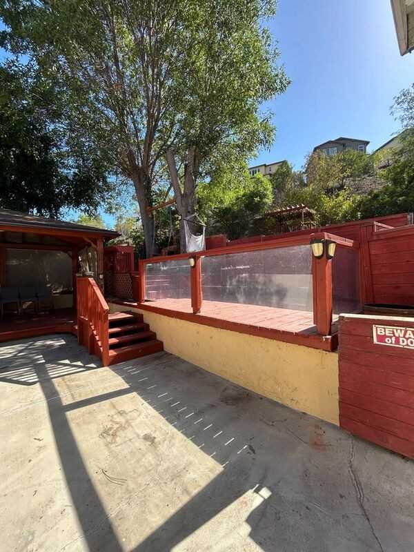 4040 Yale Ave - Photo 5 of 40