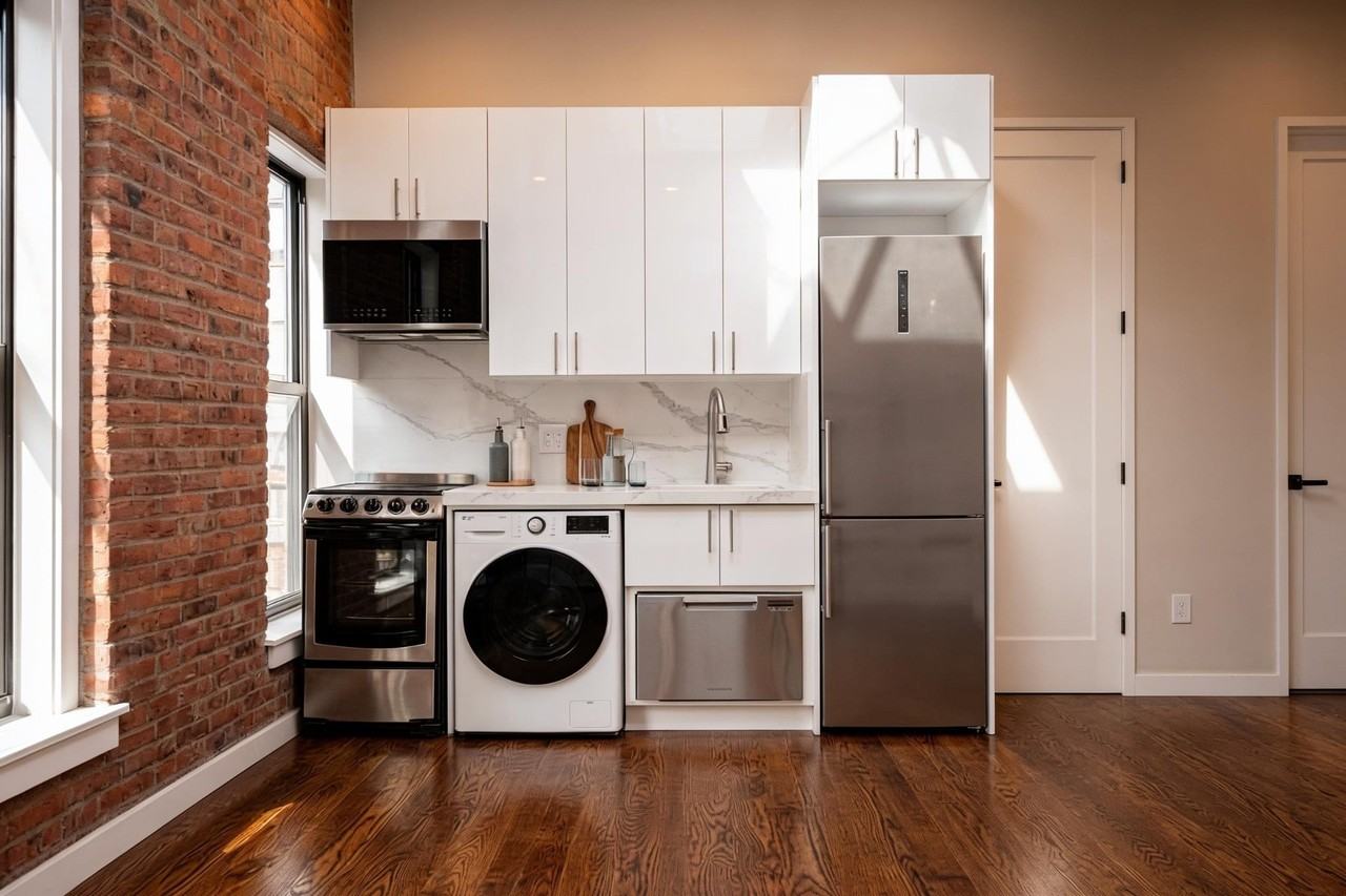 53 E 7th St #13 - Photo 3 of 13