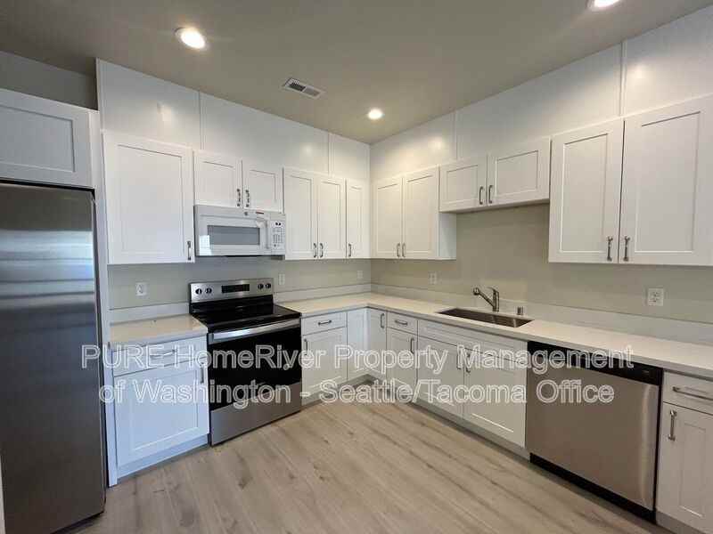 5203 208th St E #5203 - Photo 3 of 28