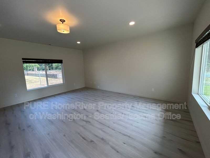 5203 208th St E #5203 - Photo 7 of 28