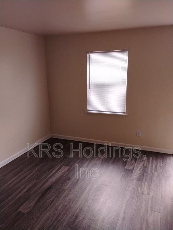 2202 Williamsburg Rd #3 - Photo 2 of 10