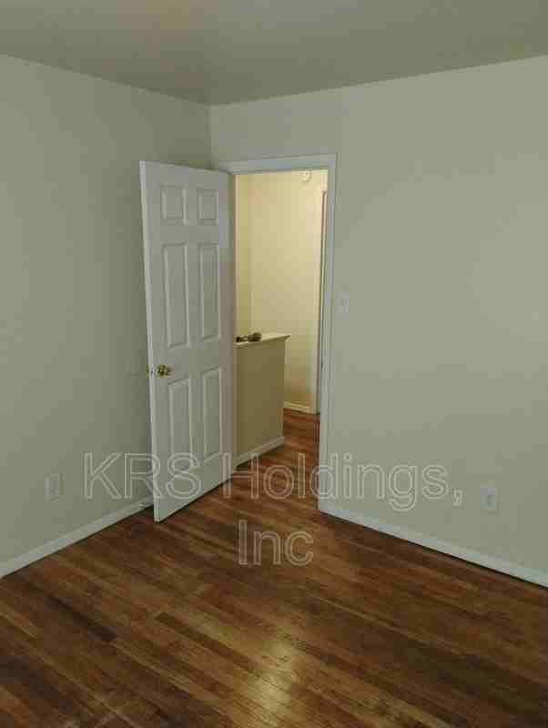 2202 Williamsburg Rd #3 - Photo 4 of 10