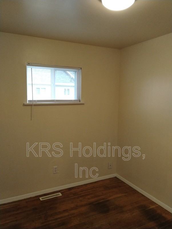 2202 Williamsburg Rd #3 - Photo 5 of 10
