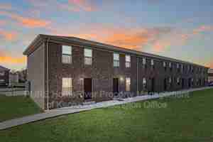 featured image of 1006 Whipporwill Dr #3
