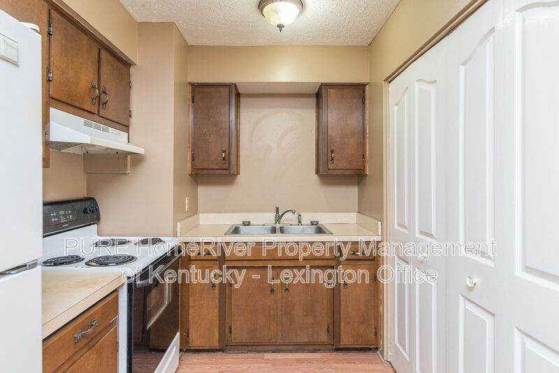 141 Centennial Dr #B - Photo 3 of 17
