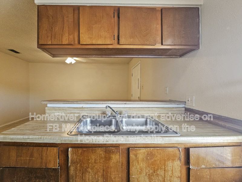 810 W Olmos Dr - Photo 5 of 18