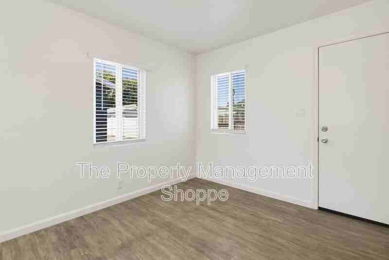 4822 8th St #D - Photo 6 of 16