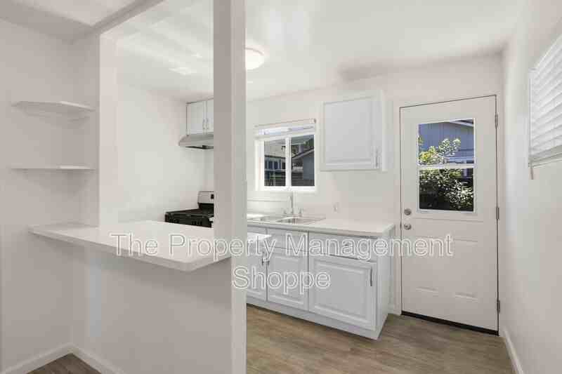 4822 8th St #D - Photo 7 of 16