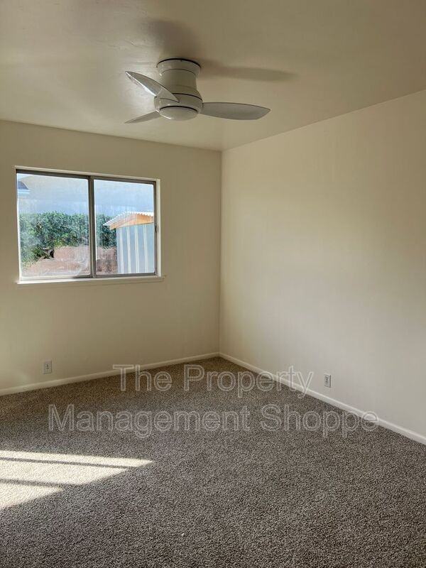 851 Montgomery Ave - Photo 3 of 6