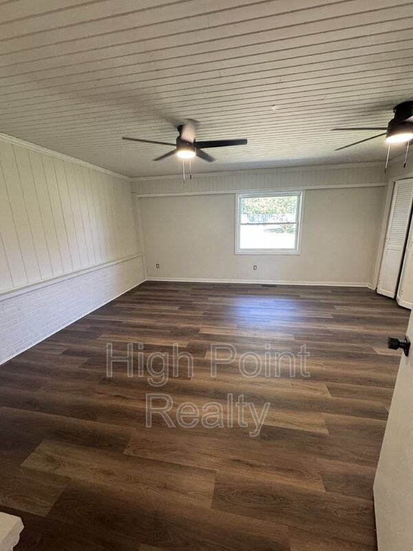 61 Rains Ave - Photo 5 of 22