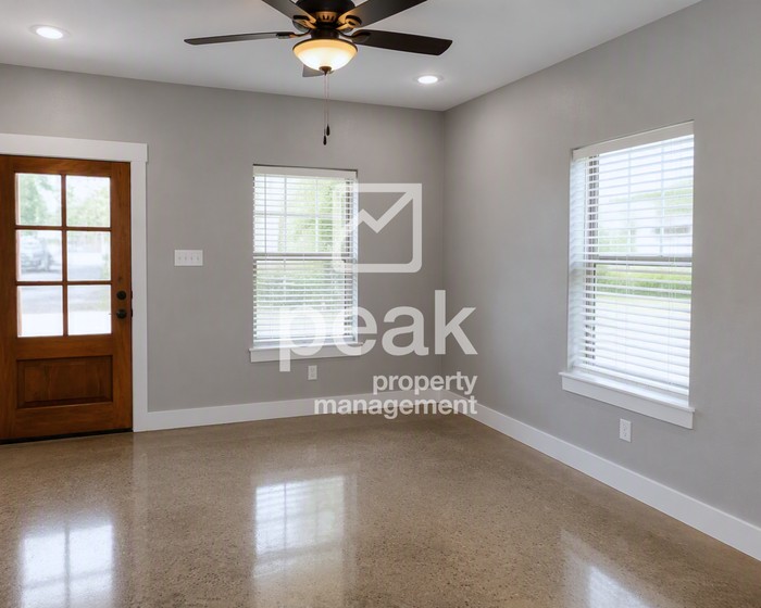 738 E Sears St - Photo 4 of 20