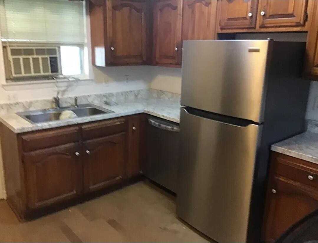 915 Wheeler Ave - Photo 5 of 12
