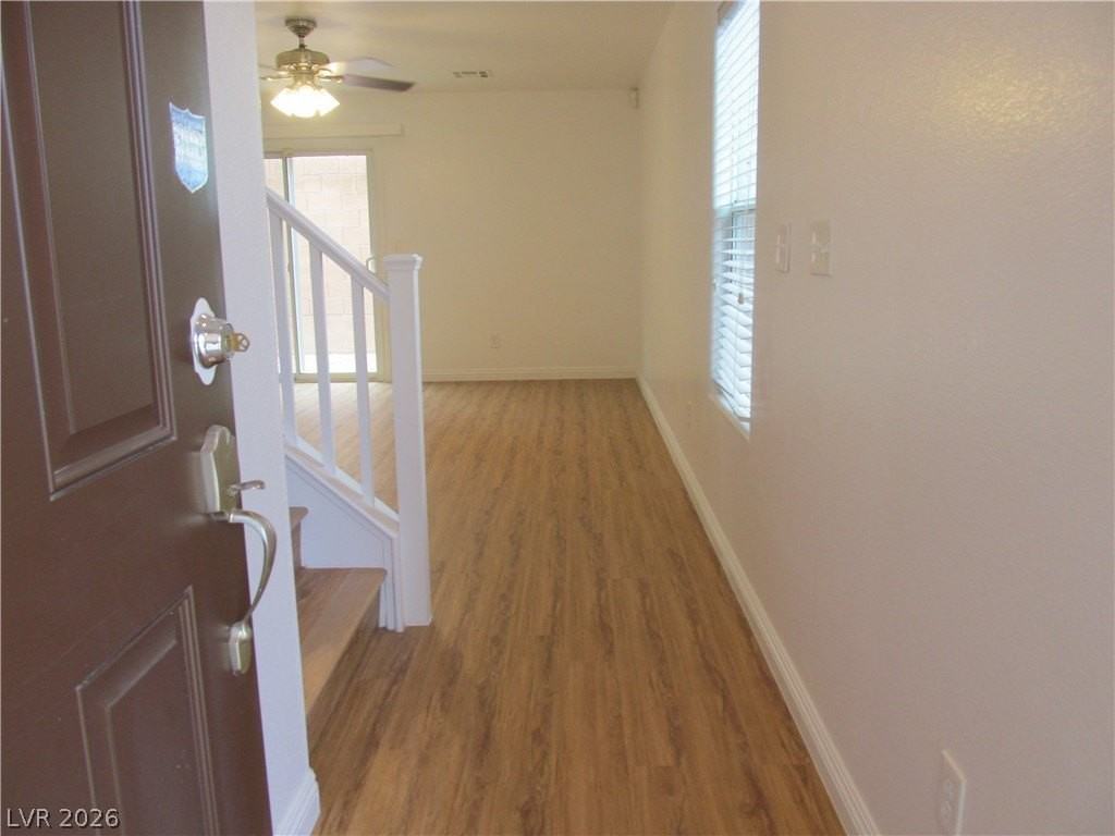 7905 Storyland St - Photo 4 of 33