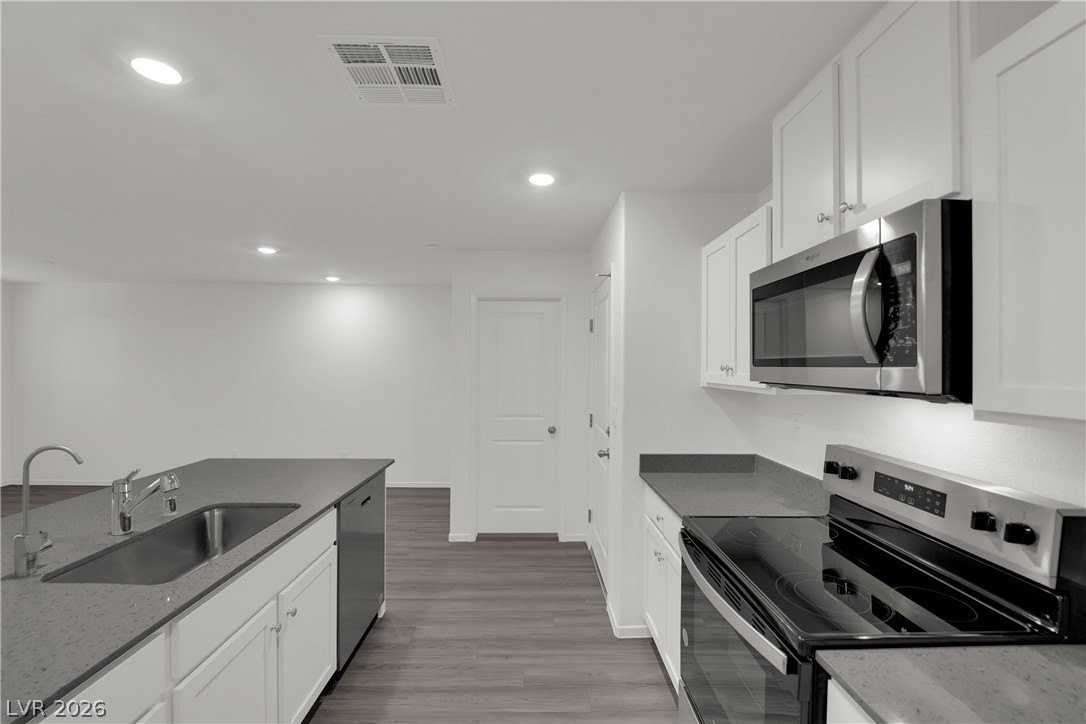 6917 Stafford Hill St - Photo 6 of 29