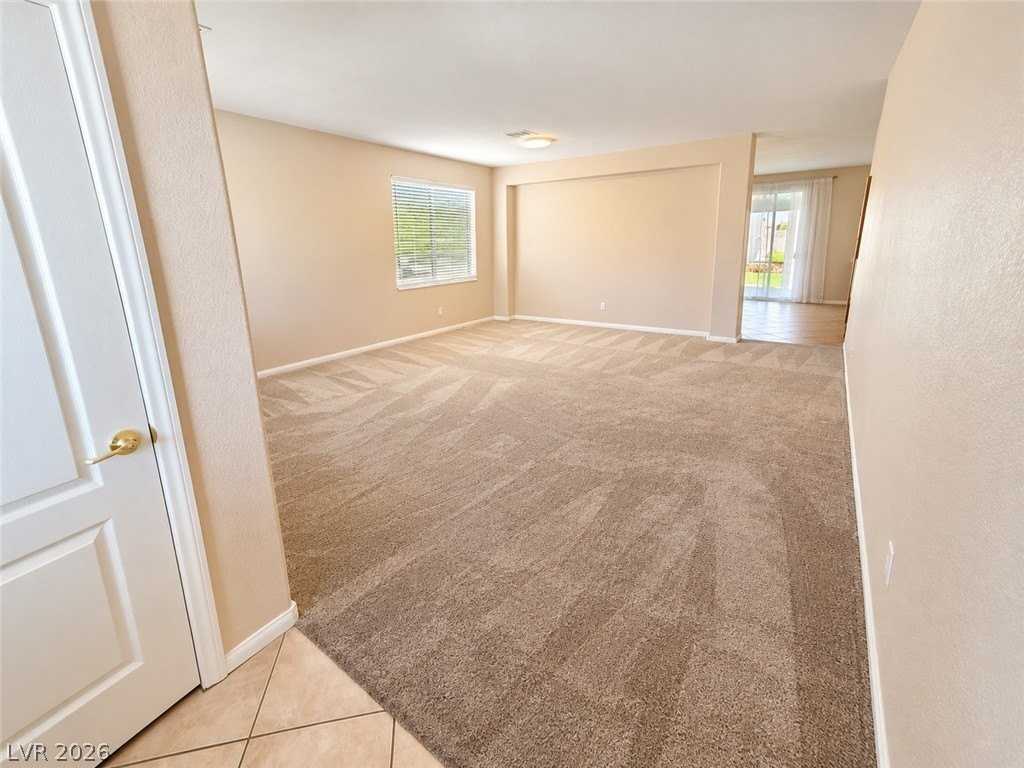 994 Courtney Valley St - Photo 5 of 40