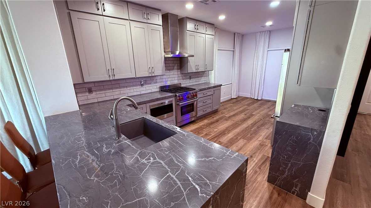 3065 Olivia Heights Ave - Photo 7 of 39