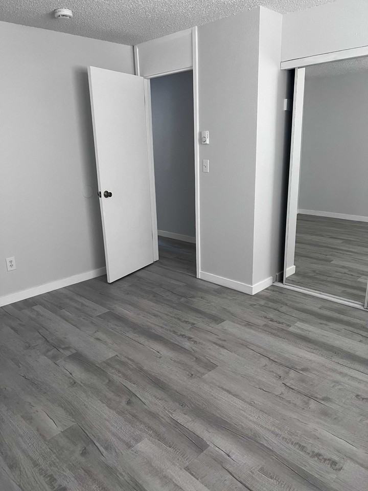 12815 Valley Ave E #2 - Photo 3 of 9