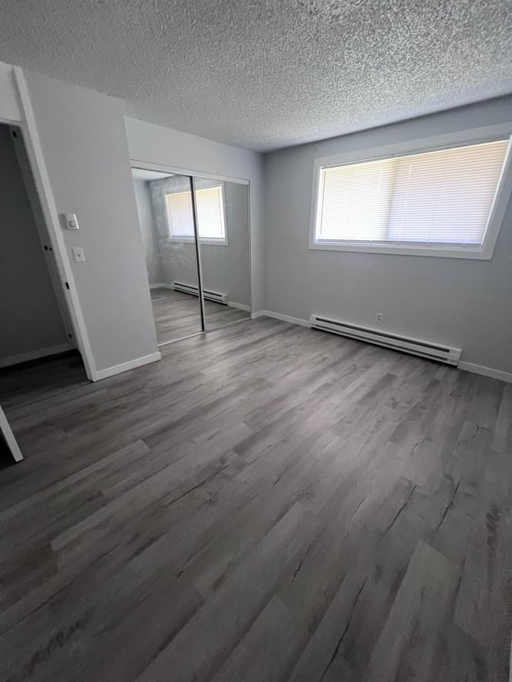 12815 Valley Ave E #2 - Photo 4 of 9