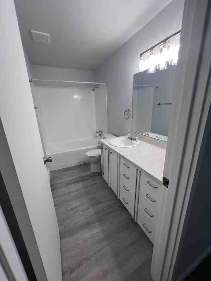 12815 Valley Ave E #2 - Photo 5 of 9