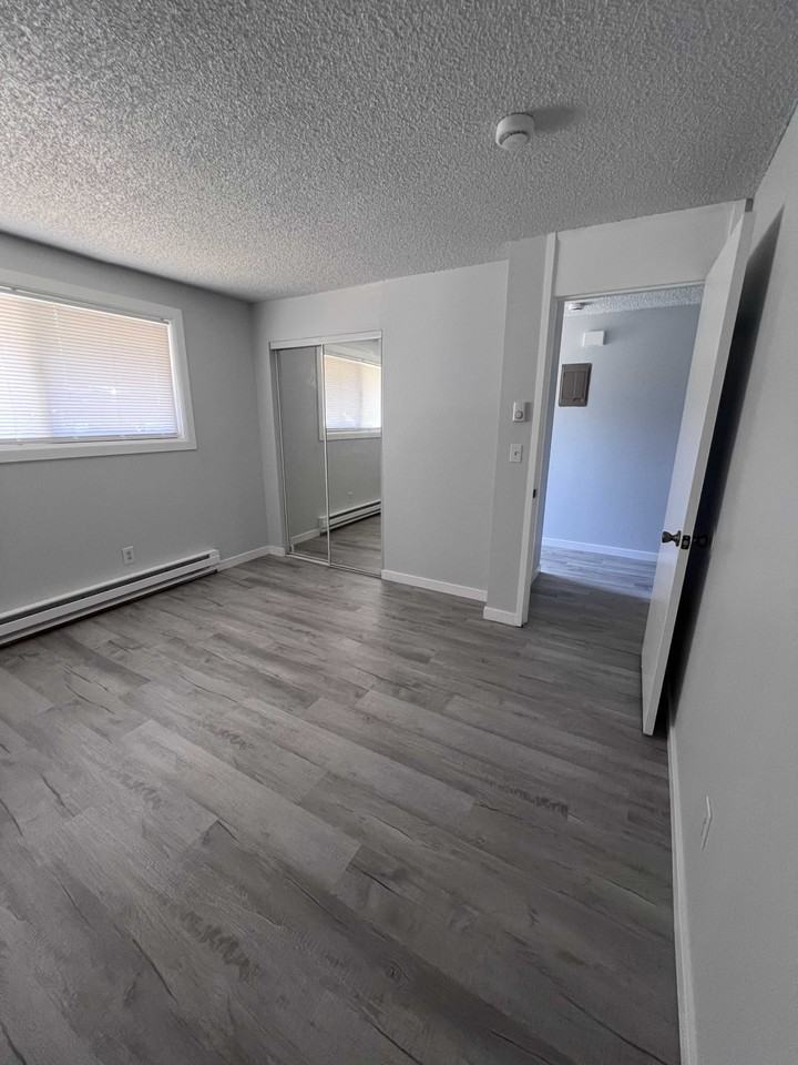 12815 Valley Ave E #2 - Photo 6 of 9